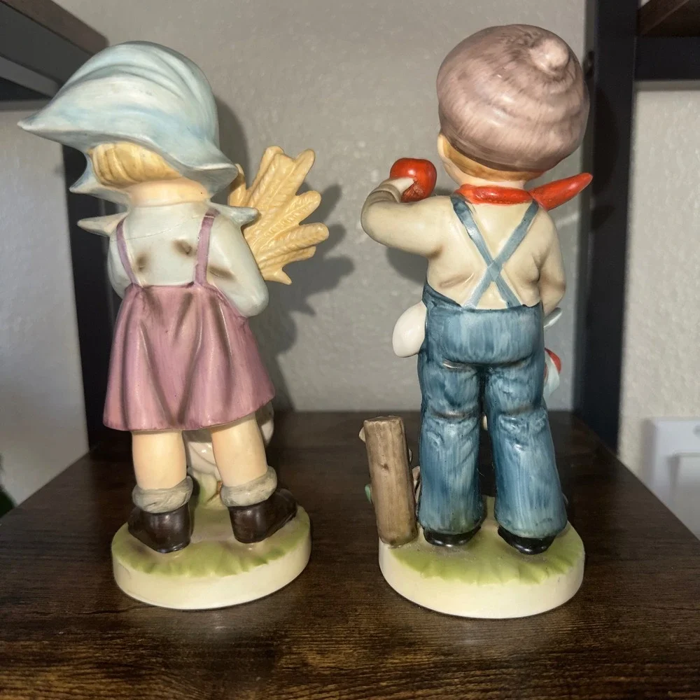 Vintage Boy Girl Farmer Figurines Wheat Chicken Apples Farmhouse Collectible‎